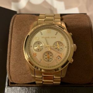 Women’s gold Michael Kors watch!!